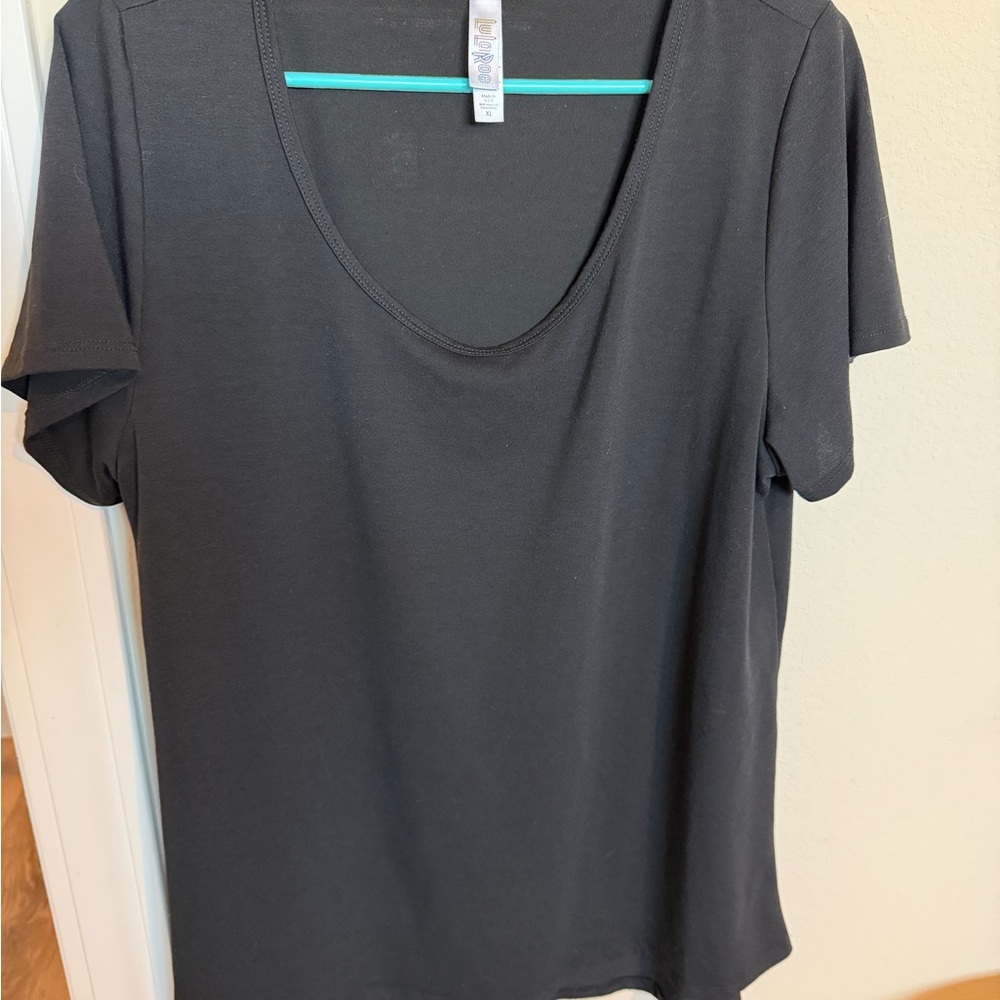 LuLaRoe Black Short Sleeve Top